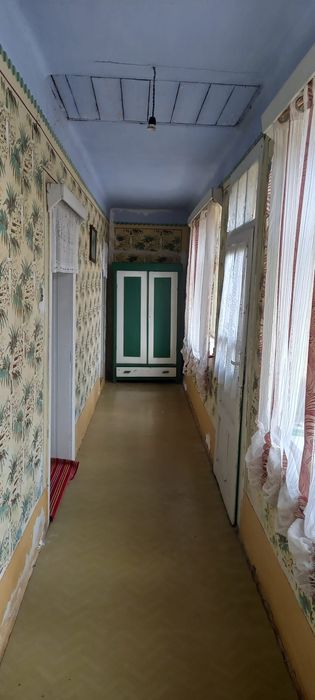 Casă lntre Petriș și săvârșin 6400 mp intravilan  zona foarte bună