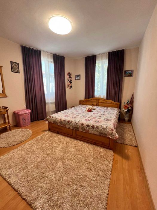 Продава се Тристаен апартамент в Търговище, Център - 92 кв.м за 2 €/кв.м - Снимка #2