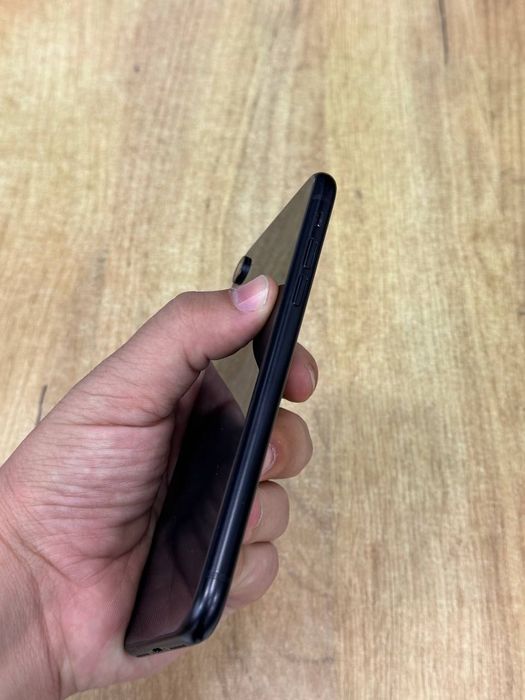 Iphone Xr 64 GB 76% yomkst face id ishlidi