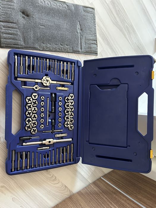 IRWIN HANSON 26377 117 Set Deluxe de tarod fracționar/metric, matrițe și burghie