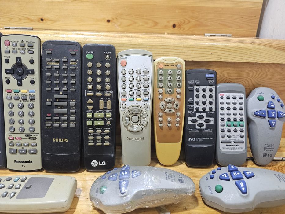 Продам пульты разные оригинальные, пульт, каждый цена отдельно