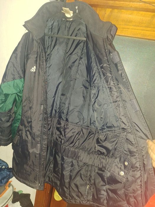 geaca adidas XL cu mic defect