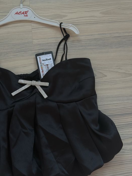 Черен елегантен топ New Yorker с камъчета – нов