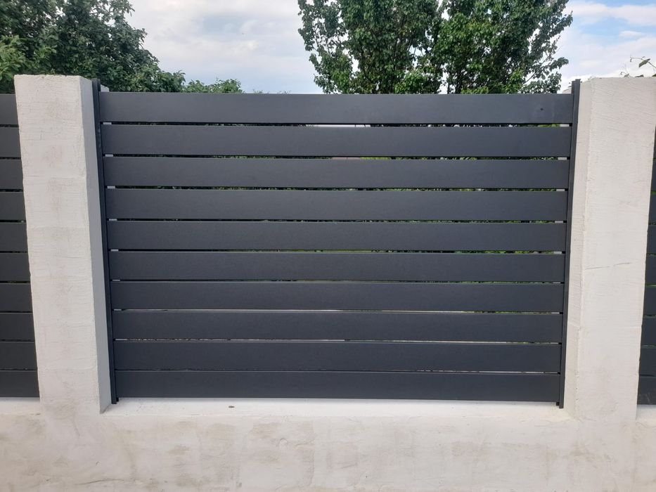 Construim garduri și porți stil jaluzea șipcă metalica