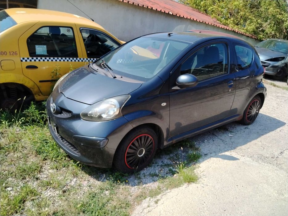 Toyota Aygo 1.0 бензин 2007г. на части