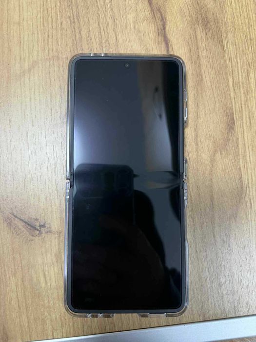 Като нов samsung galaxy z flip 7