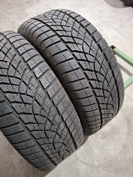 2 Anvelopele de iarnă  245 55 r17 Goodyear