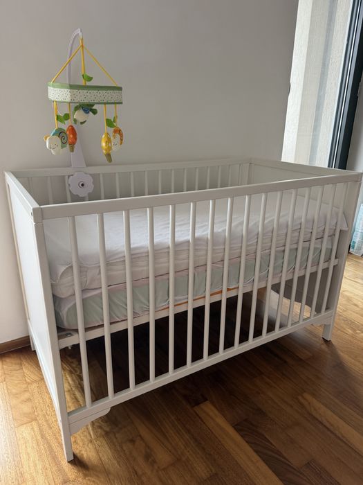 Pătuț IKEA SOLGUL alb + 2 saltele și husă impermeabilă