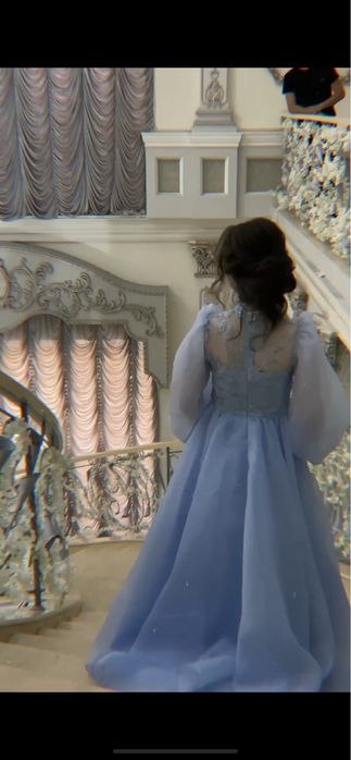 Вечернее платье новый уступлю