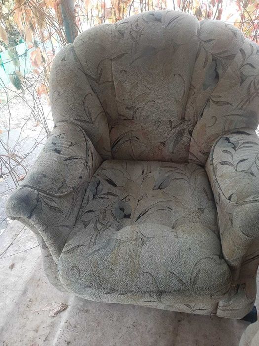 Диван, софа и кресло б/у