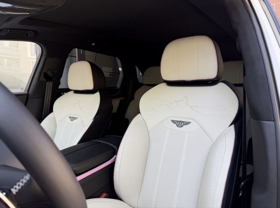 Bentley Bentayga Hybrid Artenara Edition