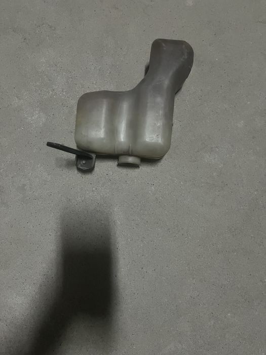 Расширительный бачок Toyota Rav4