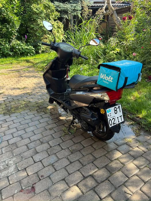 Продам скутер на номере