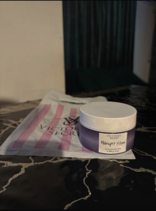 Victoria’s Secret Midnight Bloom Body Scrub / Exfoliant