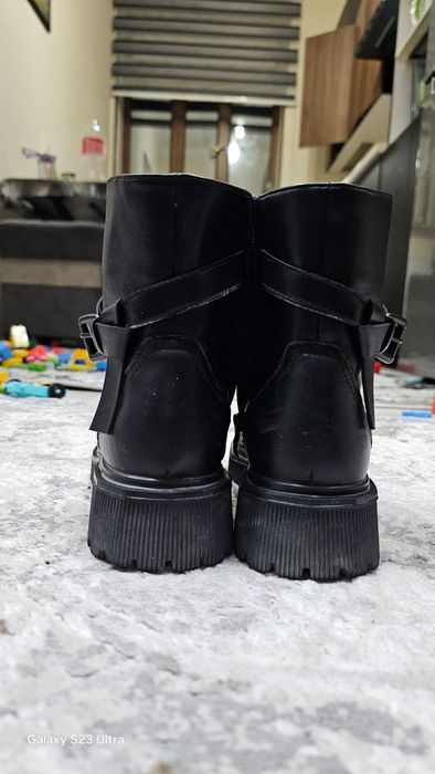 Продаются почти новые сапожки