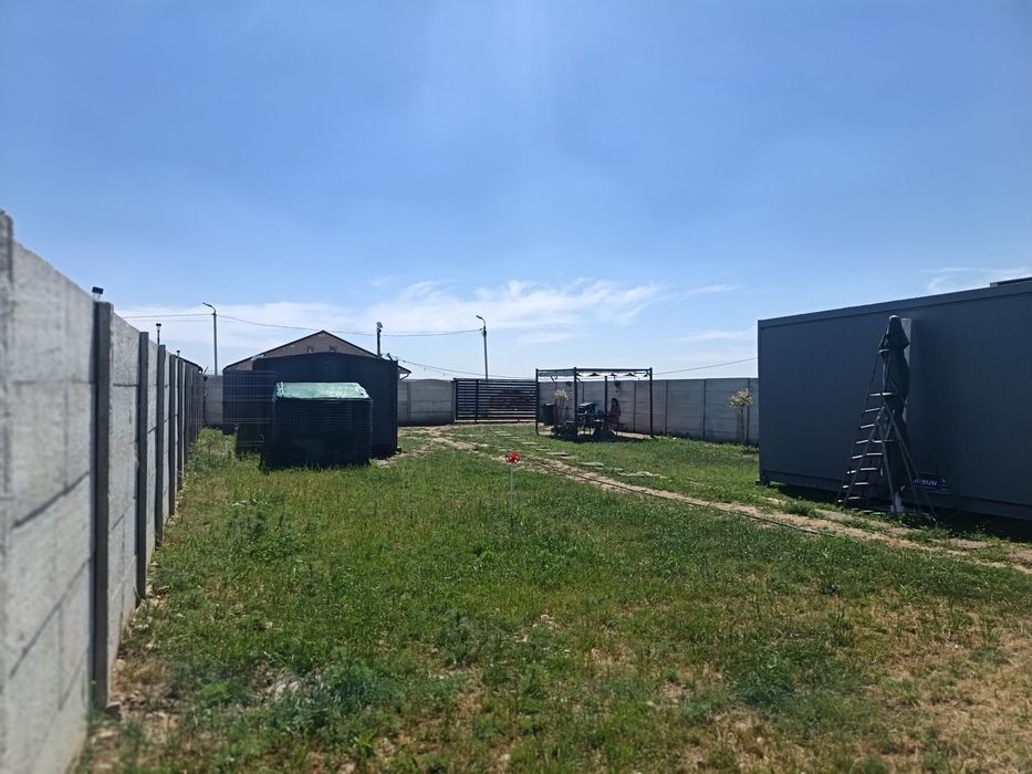 Vând  teren 450m ,langa A0-A1 cu utilitatile,gard  imprejmuit - Mai multe