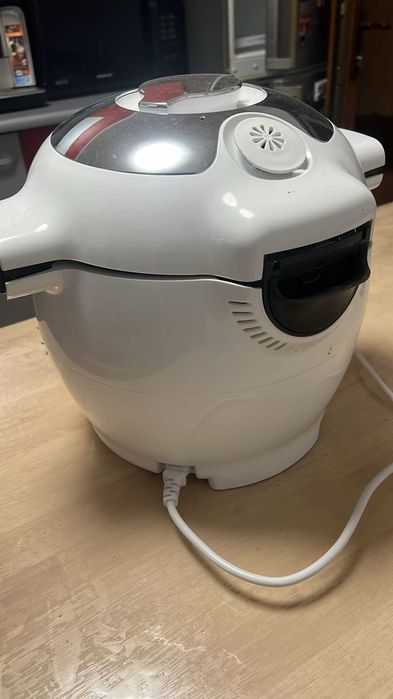 Multicooker Tefal.