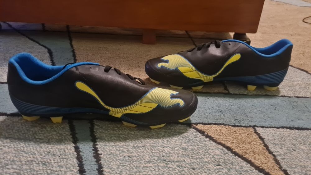 Ghete de fotbal Puma noi 46