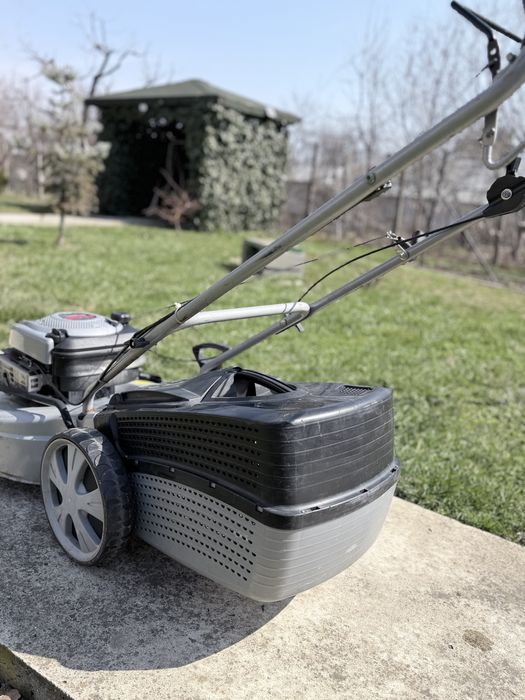 Masini tuns iarba , cu tractiune si motor Briggs & Stratton 190 cm