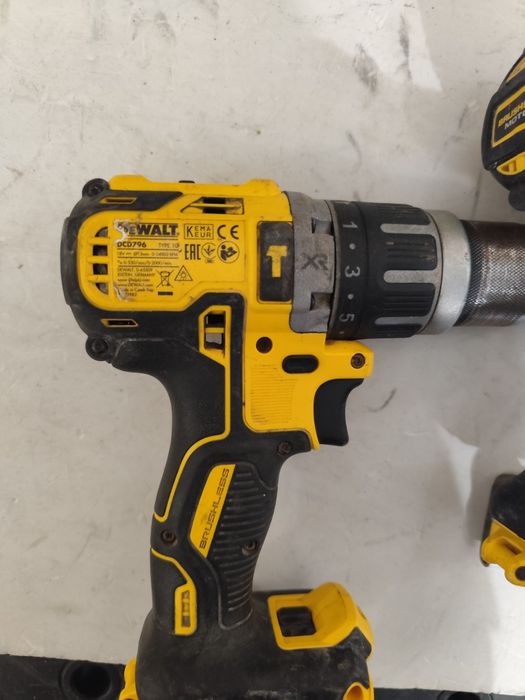 Безчетков акумулаторен винтоверт Девалт Dewalt DCD796