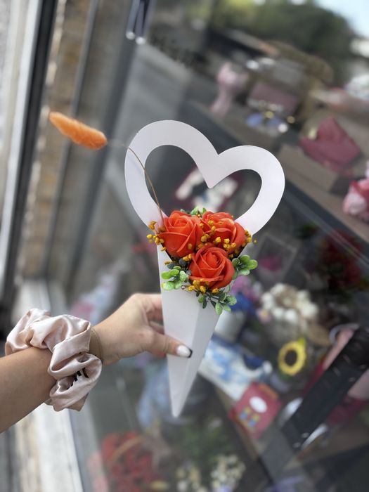 Изкуствени букетчета със сапунени розии аранжировка