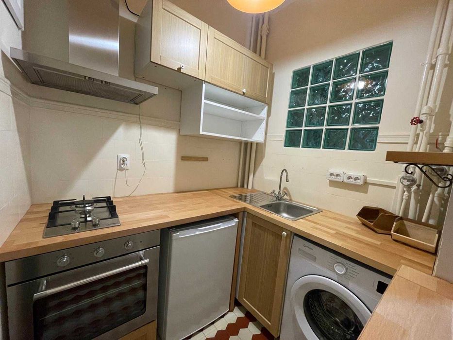 Apartament lângă Cismigiu cu farmec interbelic și liniștea unei curți