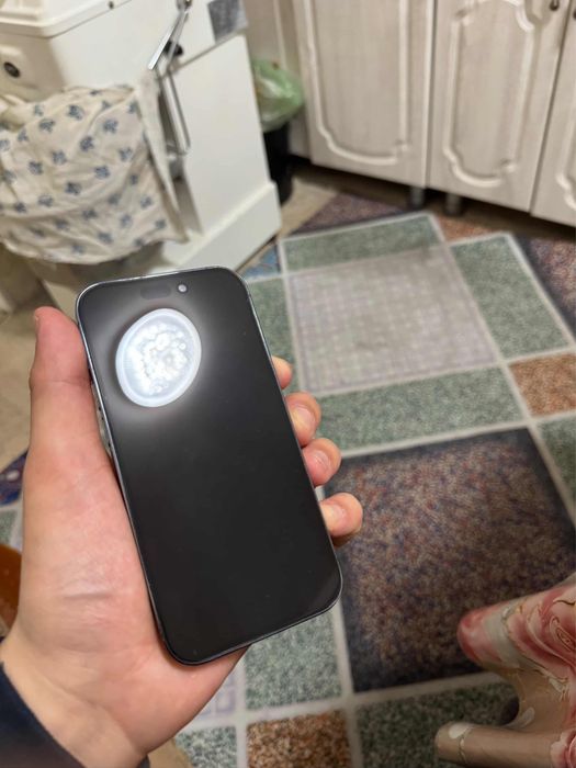 Продам Айфон 14 про