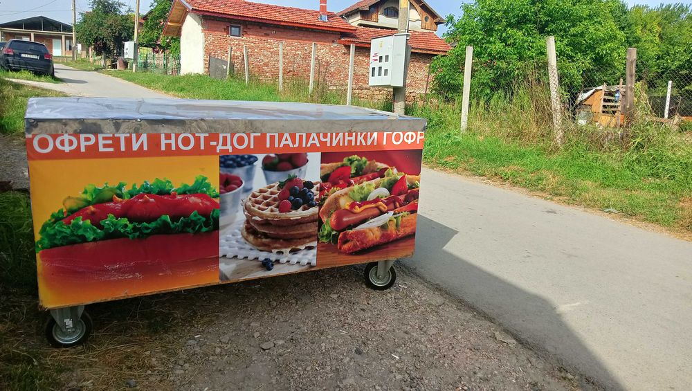 Количка с ел инсталация направена с цел търговия