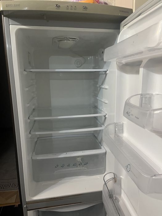 Продам Холодильник 35 000 тг