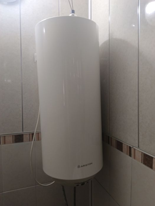 Ariston  нагреватель воды