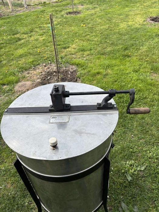 Центрофуга за пчелен мед