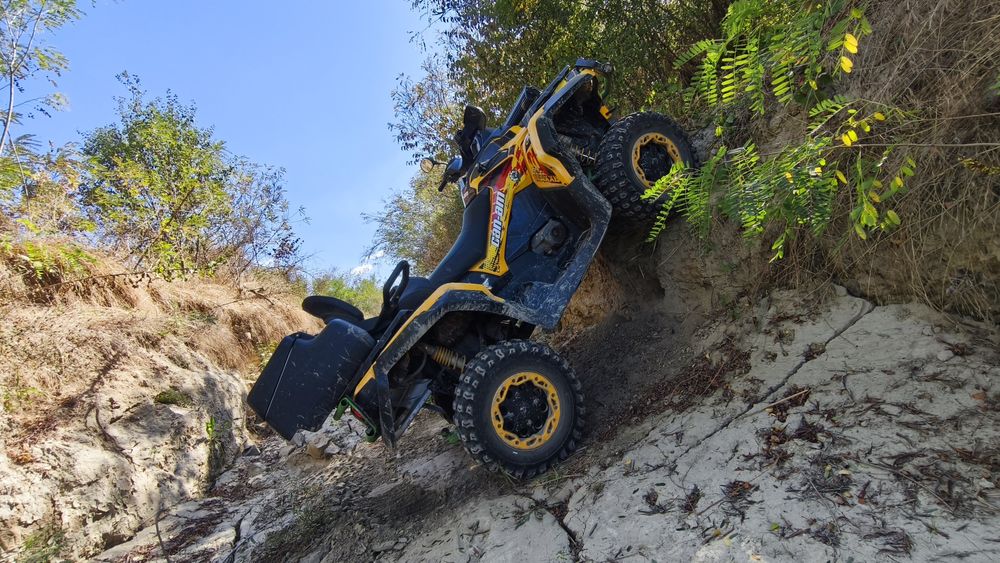 Vând ATV 4x4 can am outlander 650 G2