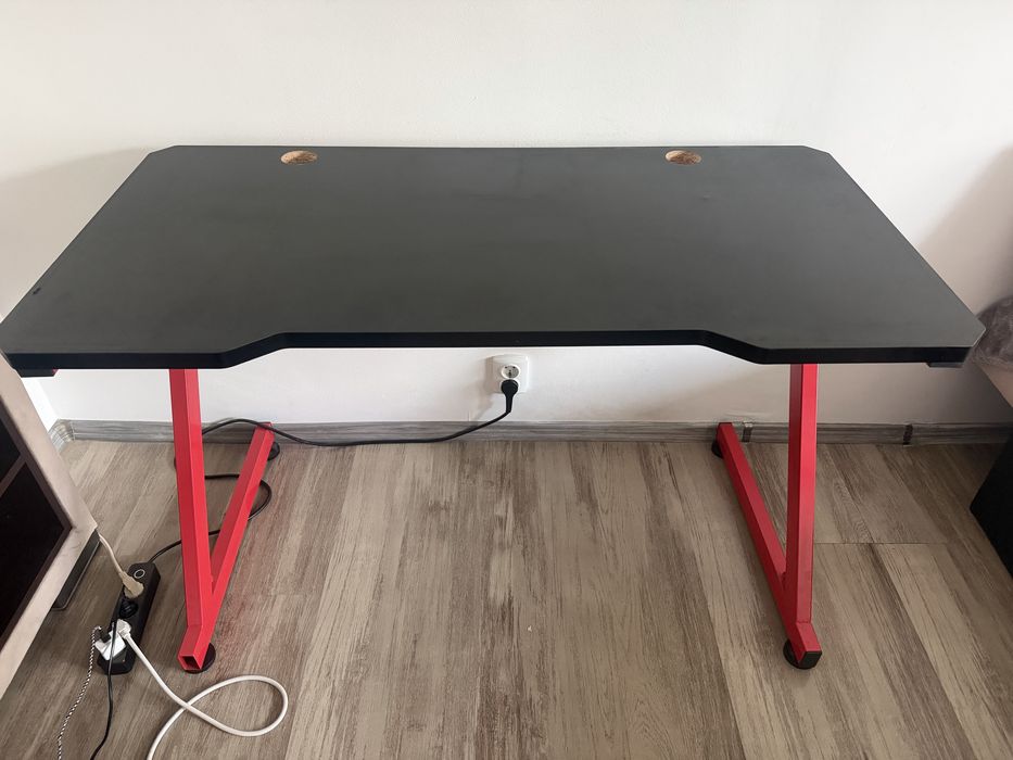 Masa si scaun de gaming