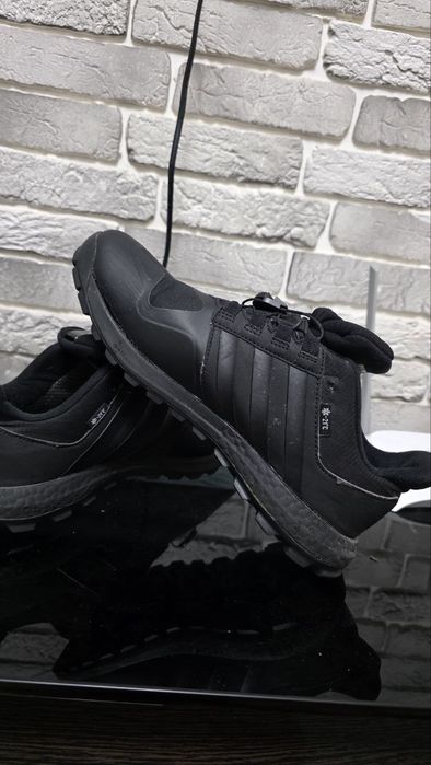 Оригинальные кроссы adidas