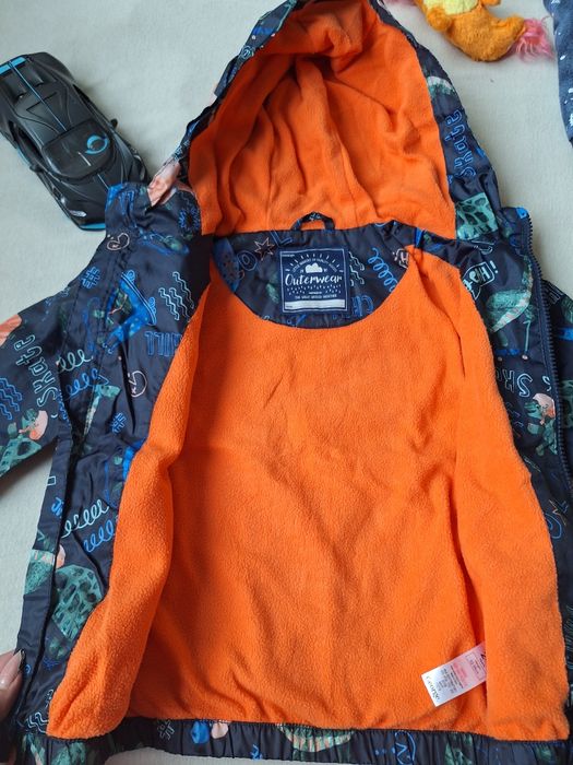 Нови връхни дрехи размер 116 (5-6 години).