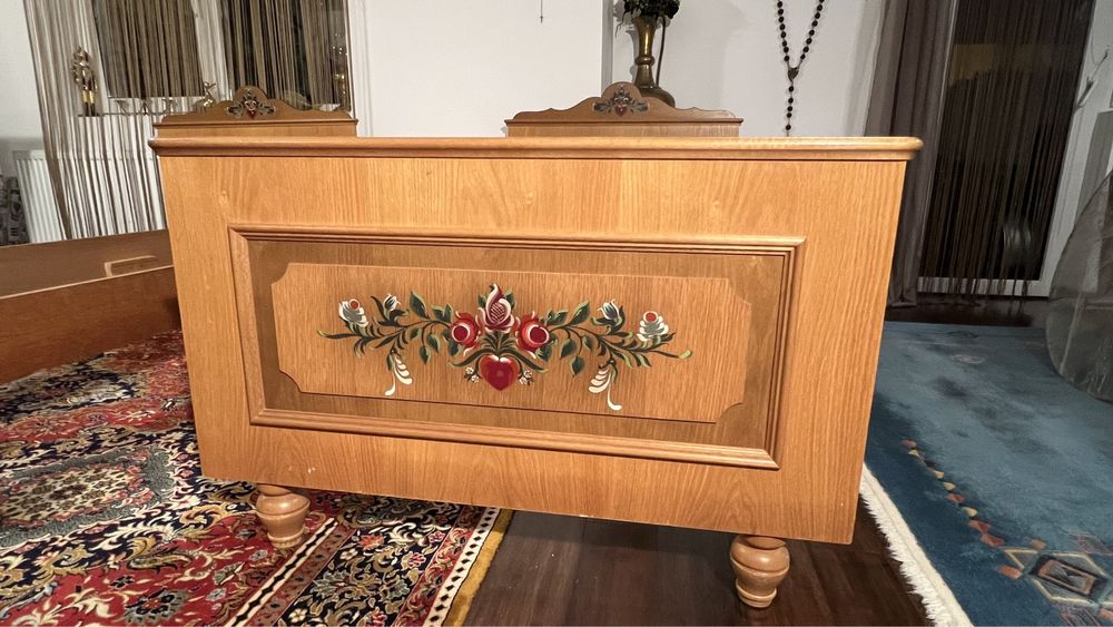 Paturi pictate / Pat Bauern Möbel si noptiera