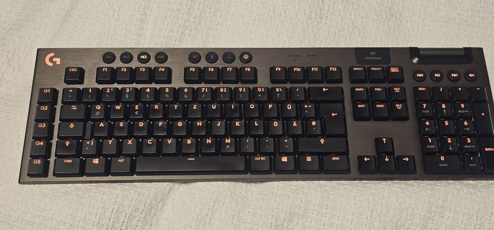 Logitech g915 lightspeed red, linear