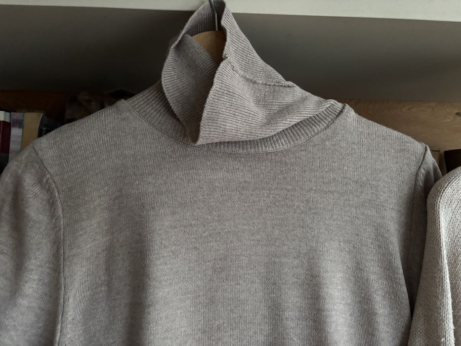 Пуловер и поло в бежовата гама- екрю