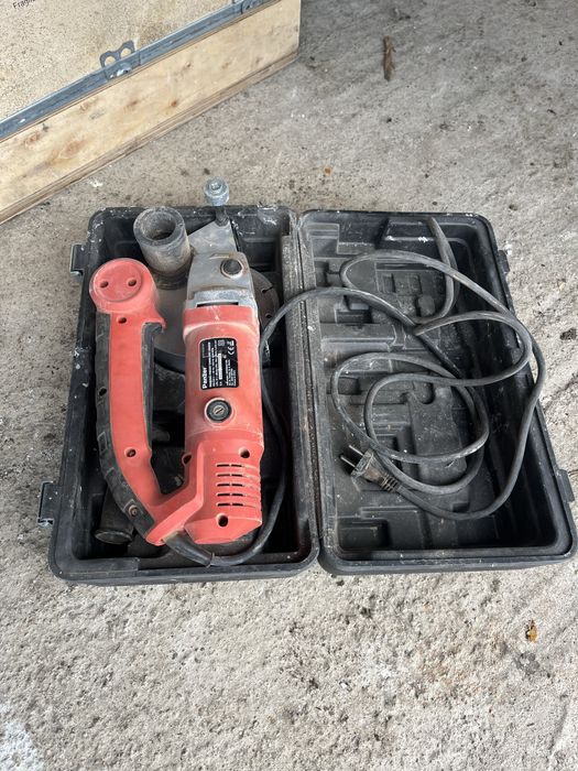 Masina de frezat caneluri