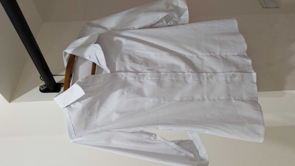 Блузка белая, размер 42.