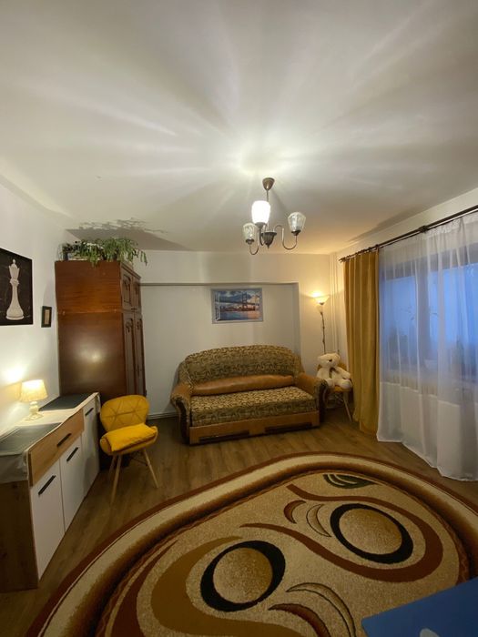 Inchiriez apartament o camera