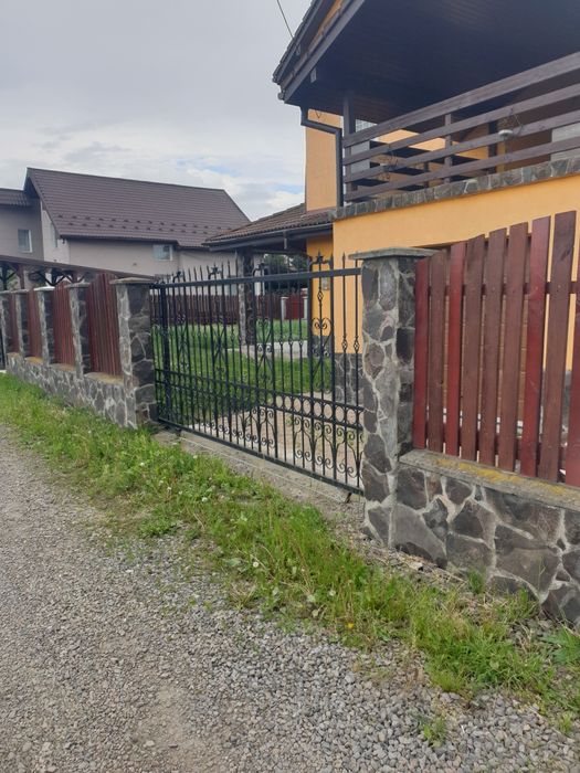 Casa zona Selgros Ernei