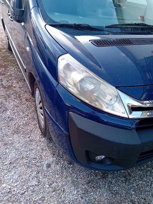 Vând  autoturism