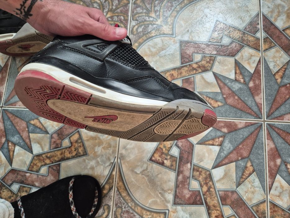 Продам Jordan 4 в нормальном состояние