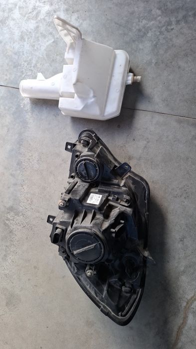 Vînd far dreapta +vas spalator parbriz mercedes benz sprinter