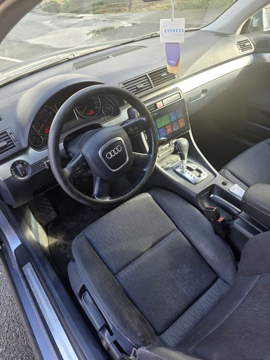 Audi a 4  an 2008  motor 2 L benzina