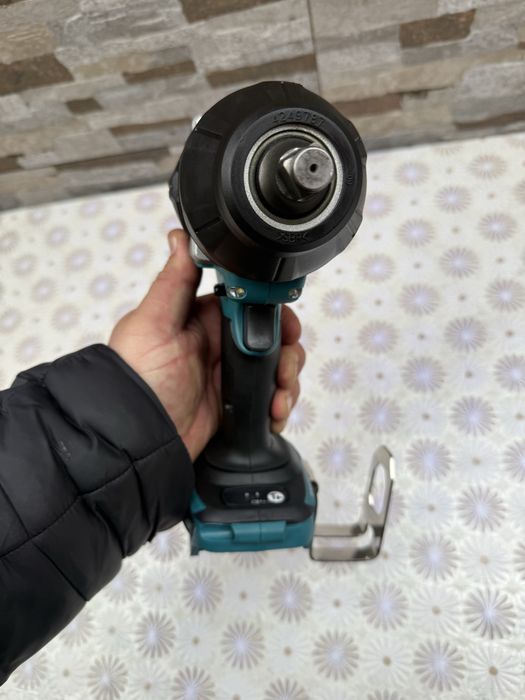 Акумулаторен гайковерт ударен MAKITA DTW1002