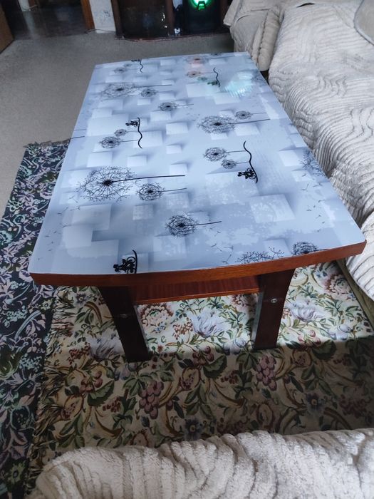 Продаю журнальный столик