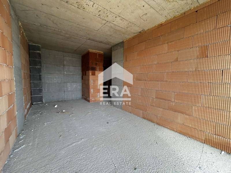 Двустаен, ексклузивен, южен апартамент за продажба, в новострояща се с