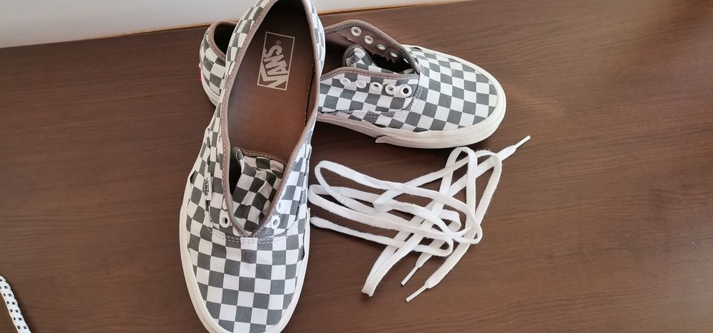 Намаление! Оригинални ванс унисекс кецове от Англия